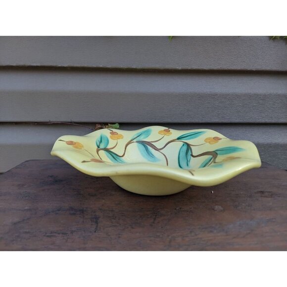 Hand-Painted Ceramic Fluted Bowl With Acorn Design By Gail Pittman - Picture 3 of 4